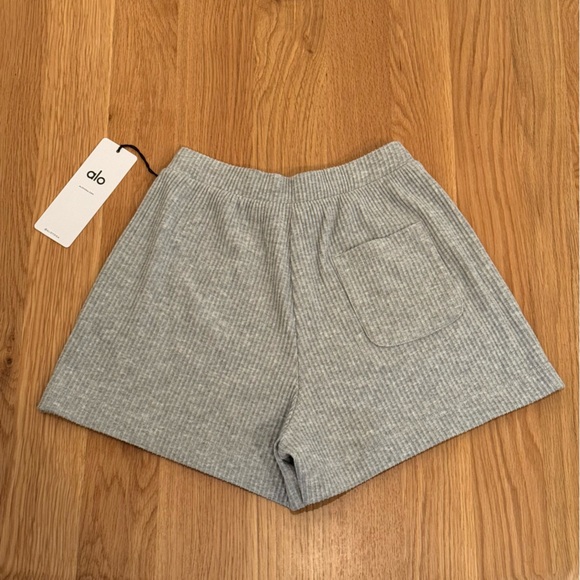 Alo Muse Short Grey - Picture 3 of 4